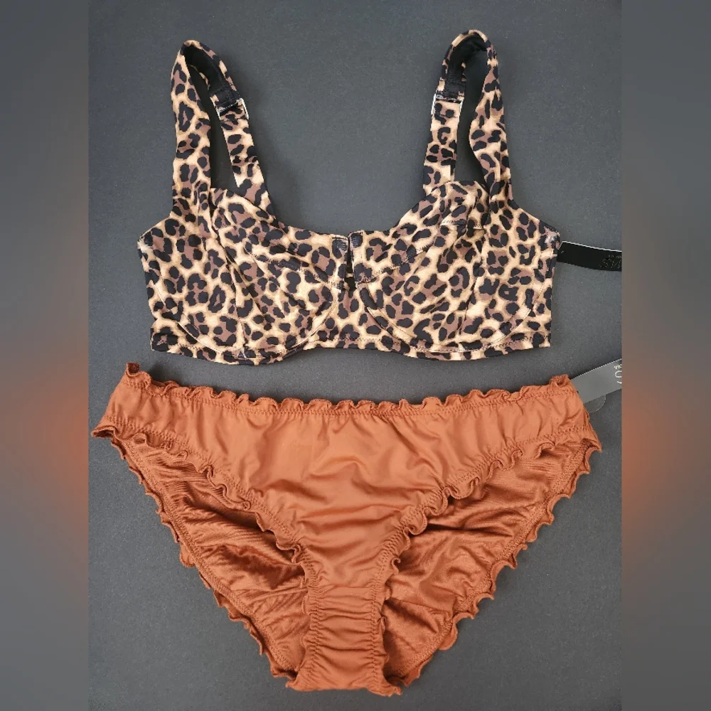 34DD/M VS Swim Full Coverage Bikini Top Ruffle Cheeky Bikini Set Leopard